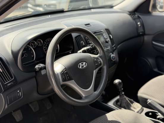HYUNDAI-I30-2011