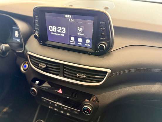 HYUNDAI-TUCSON-2024