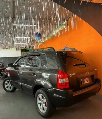 HYUNDAI-TUCSON-2010