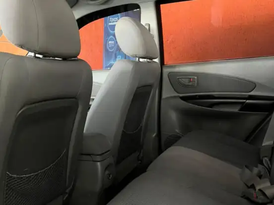 HYUNDAI-TUCSON-2.0 GL 2WD 16V GASOLINA 4P MANUAL HYUNDAI-TUCSON-2010