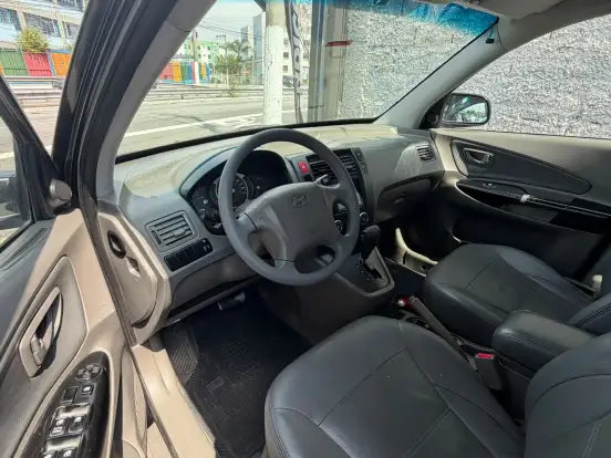 HYUNDAI-TUCSON-2.0 MPFI GL 16V 142CV 2WD GASOLINA 4P AUTOMÁTICO HYUNDAI-TUCSON-2009