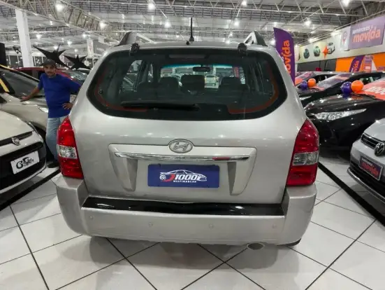 HYUNDAI-TUCSON-2009