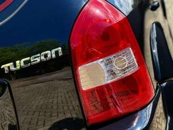 HYUNDAI-TUCSON-2.0 MPFI GL 16V 142CV 2WD GASOLINA 4P MANUAL HYUNDAI-TUCSON-2009