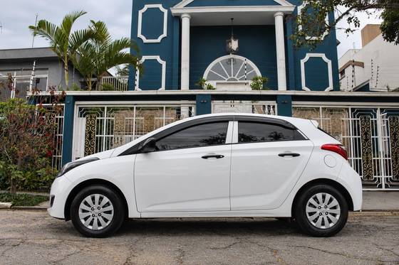 HYUNDAI HB20 1.0 COMFORT 12V FLEX 4P MANUAL