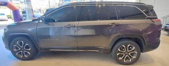 JEEP-COMMANDER-2023