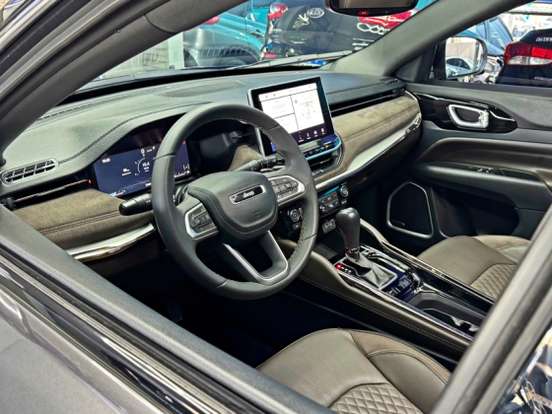 JEEP-COMMANDER-2023