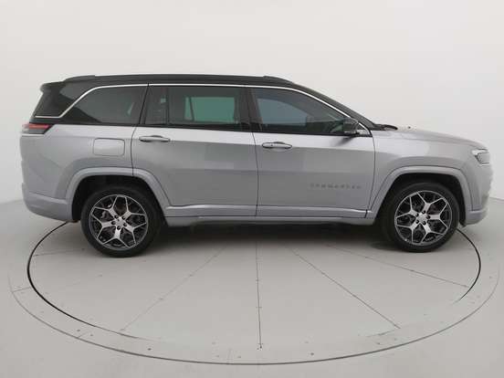 JEEP-COMMANDER-2024
