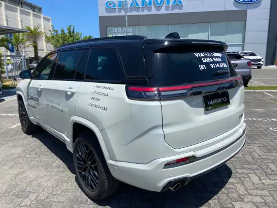 JEEP-COMMANDER-2.0 HURRICANE 4 TURBO GASOLINA BLACKHAWK AT9 JEEP-COMMANDER-2025