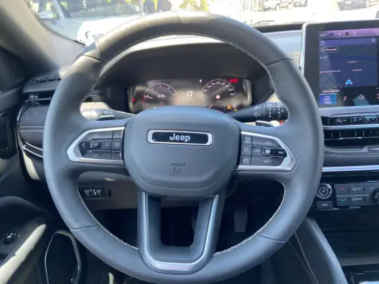 JEEP-COMMANDER-2.0 HURRICANE 4 TURBO GASOLINA BLACKHAWK AT9 JEEP-COMMANDER-2025