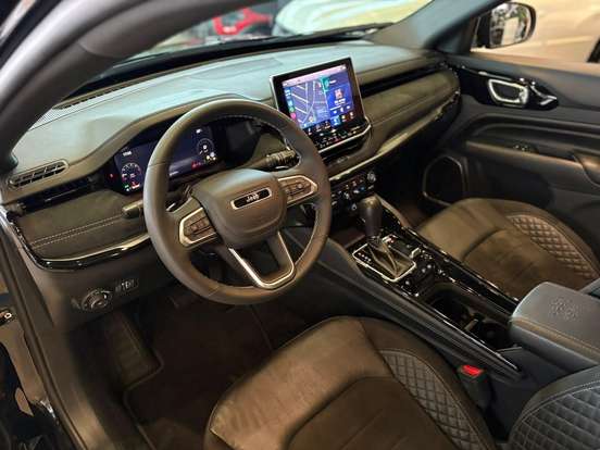 JEEP-COMMANDER-2.0 HURRICANE 4 TURBO GASOLINA BLACKHAWK AT9 JEEP-COMMANDER-2024
