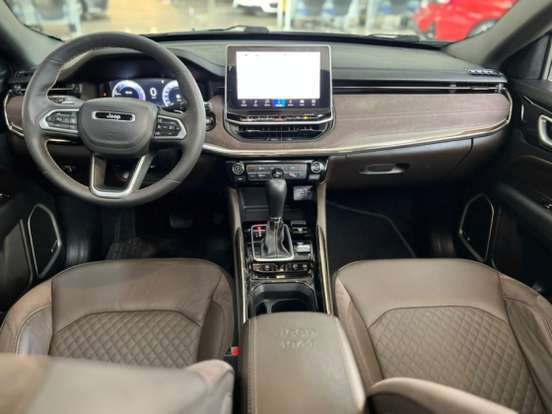 JEEP-COMMANDER-2024