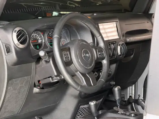 JEEP-WRANGLER-2014
