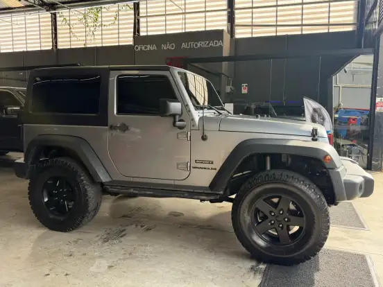 JEEP-WRANGLER-2014