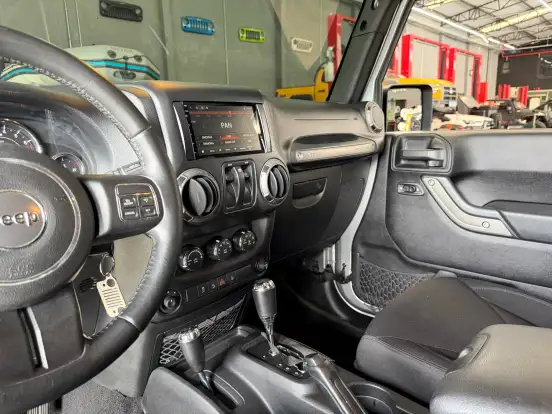 JEEP-WRANGLER-2014