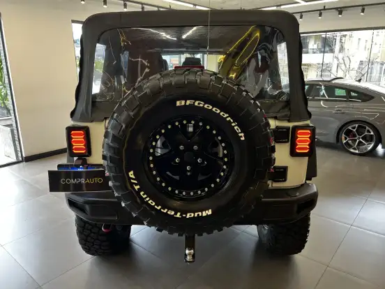 JEEP-WRANGLER-3.6 UNLIMITED SPORT 4X4 V6 GASOLINA 4P AUTOMÁTICO JEEP-WRANGLER-2013