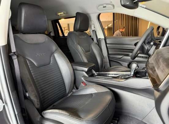 JEEP-COMMANDER-2021