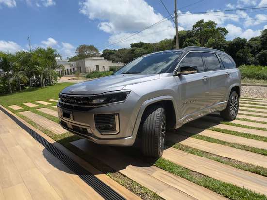 JEEP-COMMANDER-2025