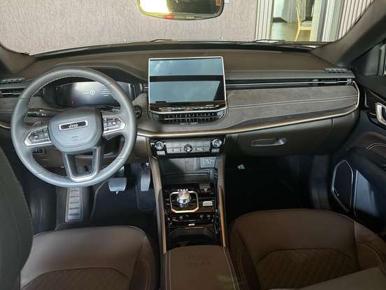 JEEP-COMMANDER-2.2 TURBO DIESEL OVERLAND AT9 JEEP-COMMANDER-2025