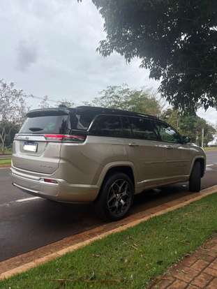JEEP-COMMANDER-2024
