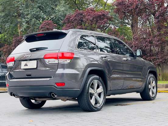 JEEP-GRAND CHEROKEE-3.0 LIMITED 4X4 V6 24V TURBO DIESEL 4P AUTOMÁTICO JEEP-GRAND CHEROKEE-2014