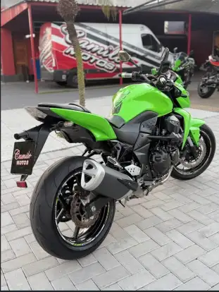 KAWASAKI-Z-750-2011