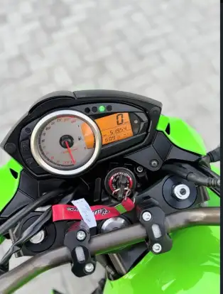 KAWASAKI-Z-750-2011