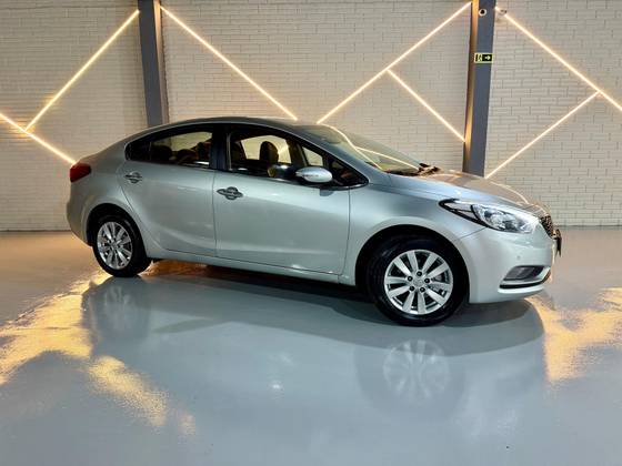 KIA CERATO 1.6 SX 16V FLEX 4P AUTOMÁTICO