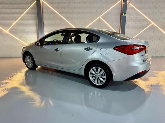 KIA-CERATO-1.6 SX 16V FLEX 4P AUTOMÁTICO KIA-CERATO-2014