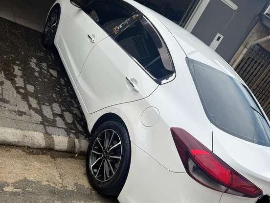KIA-CERATO-1.6 SX 16V FLEX 4P AUTOMÁTICO KIA-CERATO-2017
