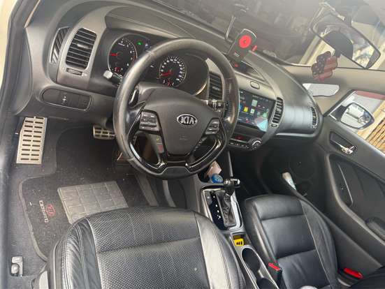 KIA-CERATO-1.6 SX 16V FLEX 4P AUTOMÁTICO KIA-CERATO-2017
