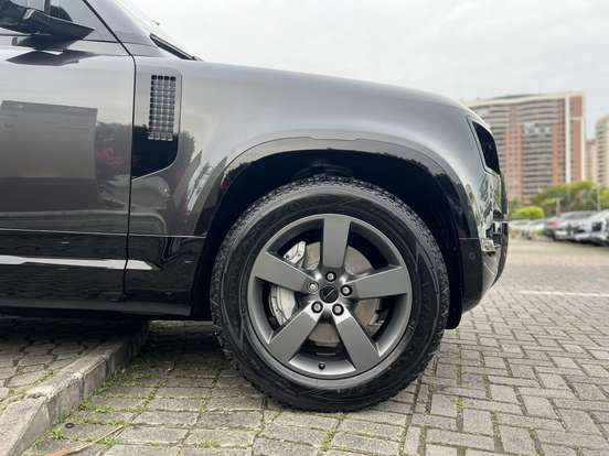 LAND ROVER-DEFENDER-2026