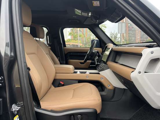 LAND ROVER-DEFENDER-2026