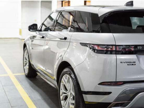 LAND ROVER-RANGE ROVER EVOQUE-2.0 P250 FLEX R-DYNAMIC SE AWD AUTOMÁTICO LAND ROVER-RANGE ROVER EVOQUE-2020