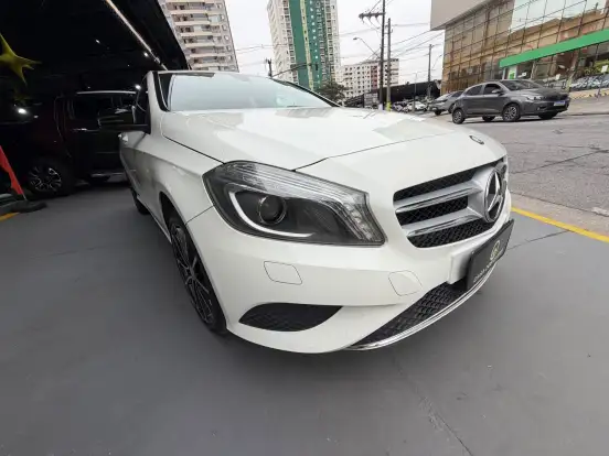 MERCEDES-BENZ-A 200-2014