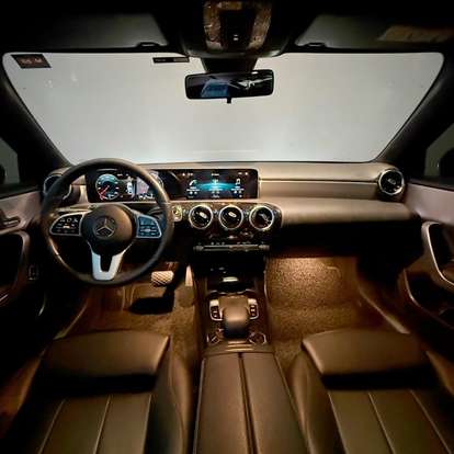MERCEDES-BENZ-A 200-2019
