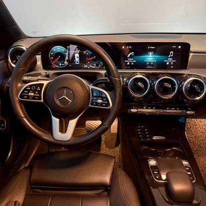 MERCEDES-BENZ-A 200-2019