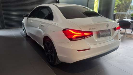 MERCEDES-BENZ-A 200-2019
