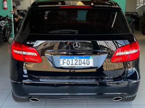 MERCEDES-BENZ-B 200-1.6 SPORT TURBO GASOLINA 4P AUTOMÁTICO MERCEDES-BENZ-B 200-2014