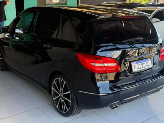 MERCEDES-BENZ-B 200-1.6 SPORT TURBO GASOLINA 4P AUTOMÁTICO MERCEDES-BENZ-B 200-2014