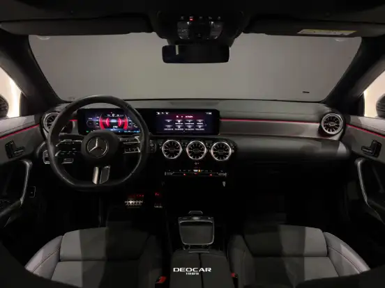 MERCEDES-BENZ-CLA 200-2024