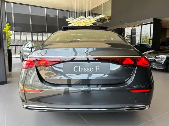 MERCEDES-BENZ-E 300-2026