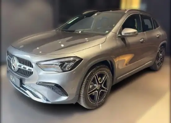 MERCEDES-BENZ-GLA 200-2026