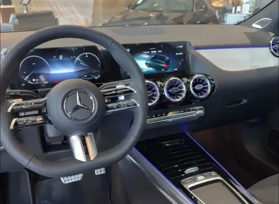 MERCEDES-BENZ-GLA 200-2026