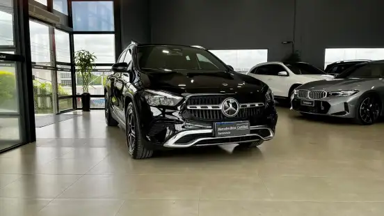 MERCEDES-BENZ-GLA 200-2024
