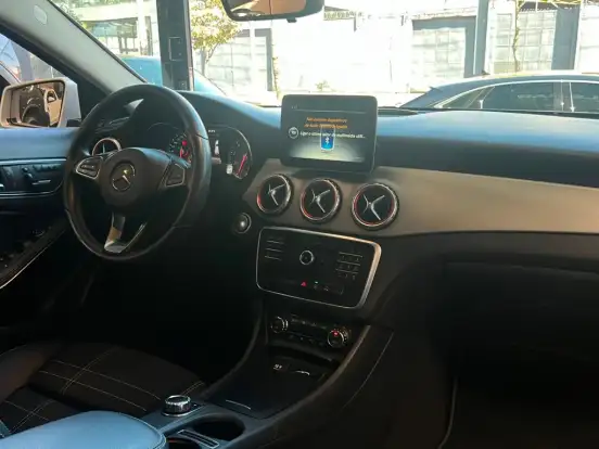 MERCEDES-BENZ-GLA 200-1.6 CGI ENDURO 16V TURBO FLEX 4P AUTOMÁTICO MERCEDES-BENZ-GLA 200-2017