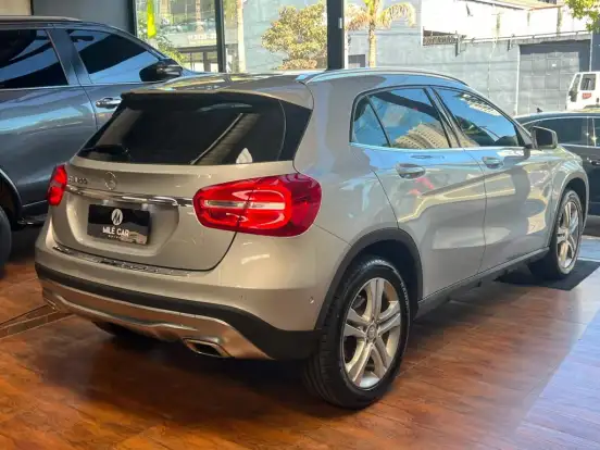 MERCEDES-BENZ-GLA 200-1.6 CGI ENDURO 16V TURBO FLEX 4P AUTOMÁTICO MERCEDES-BENZ-GLA 200-2017