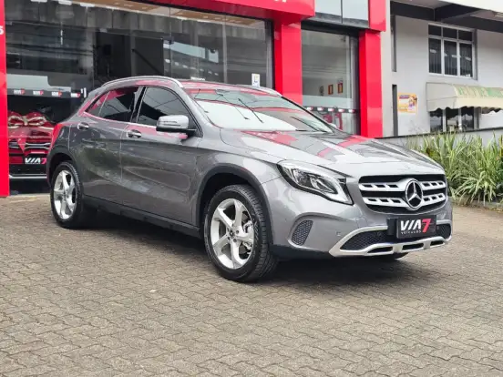 MERCEDES-BENZ-GLA 200-2019