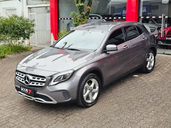 MERCEDES-BENZ-GLA 200-2019
