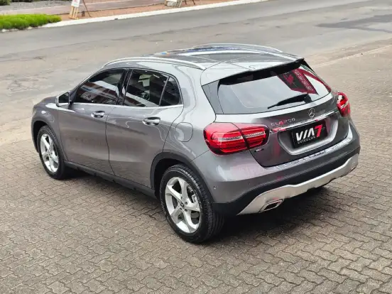 MERCEDES-BENZ-GLA 200-2019
