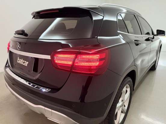 MERCEDES-BENZ-GLA 200-2019